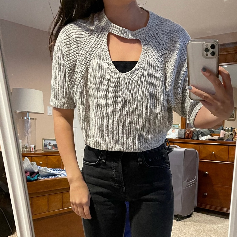 Urban Outfitters Size Medium Crop Top Sweater
